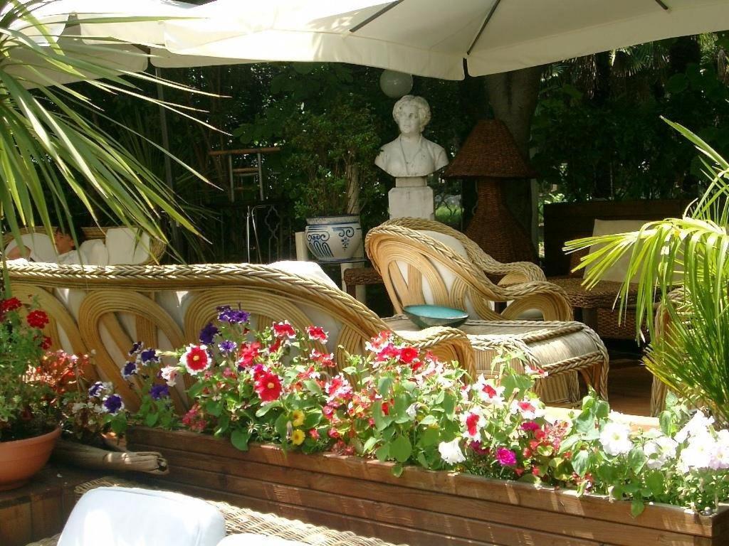 Hotel Bengasi Ріміні Екстер'єр фото