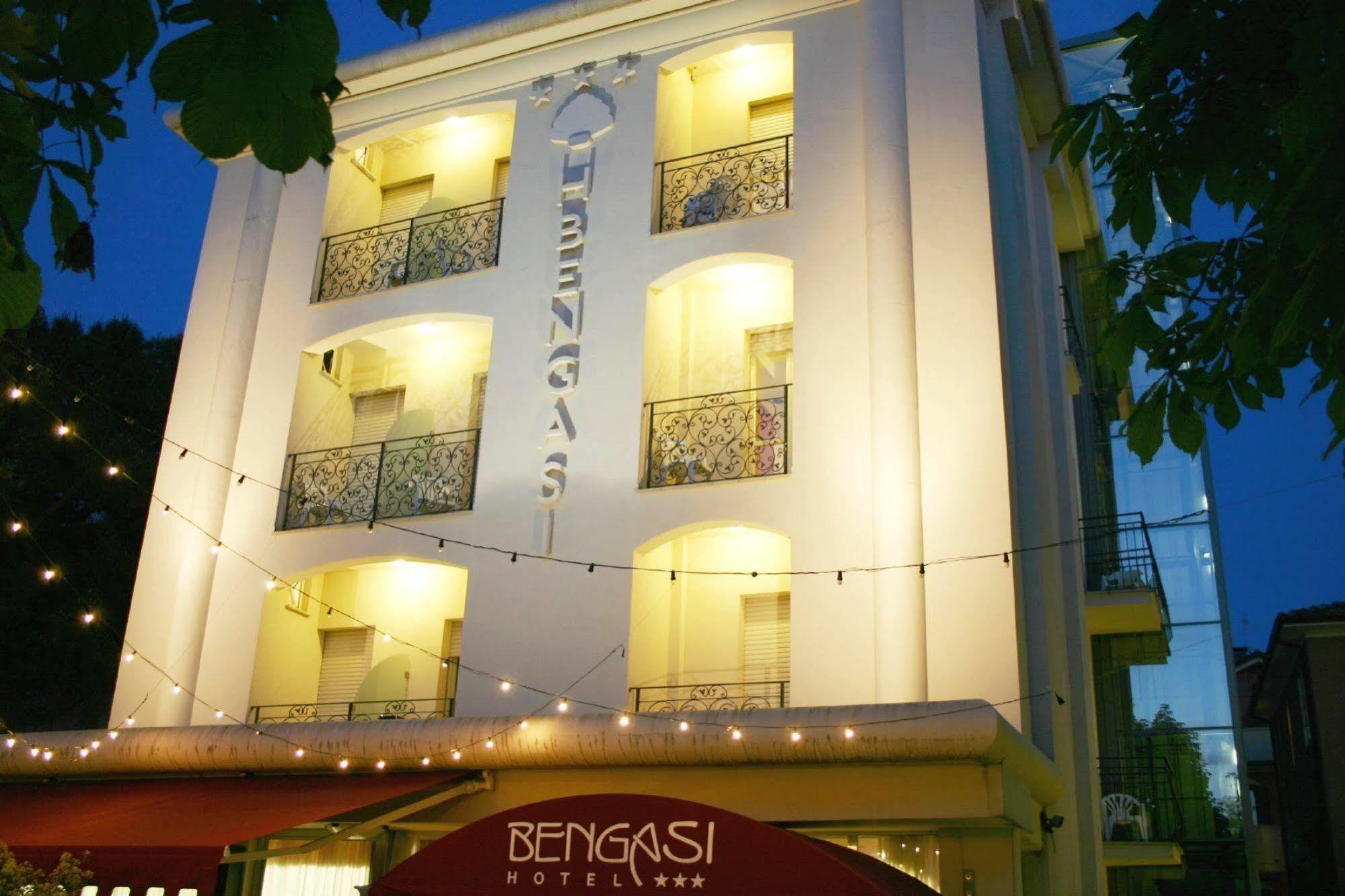 Hotel Bengasi Ріміні Екстер'єр фото