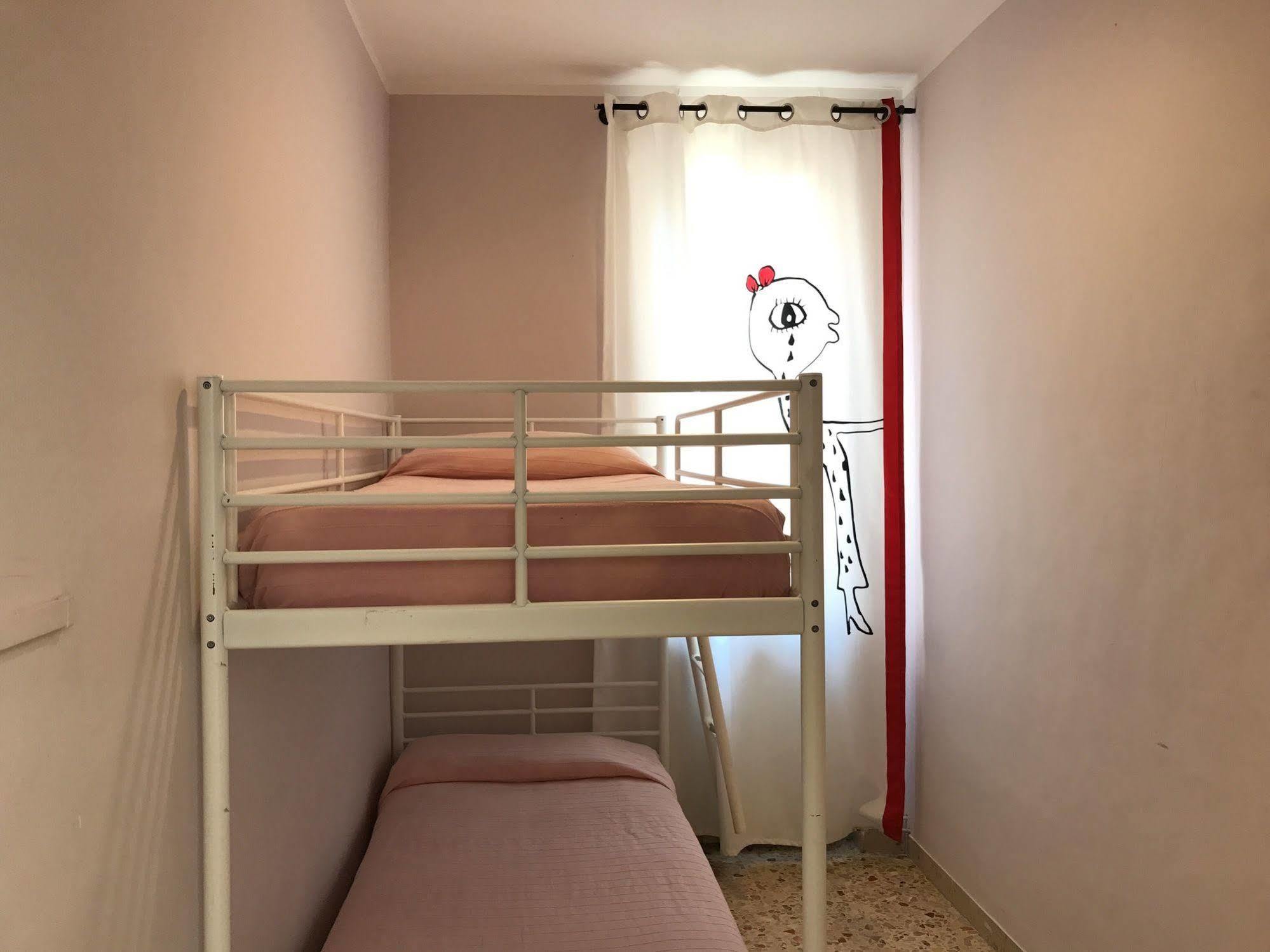 Hotel Bengasi Ріміні Екстер'єр фото